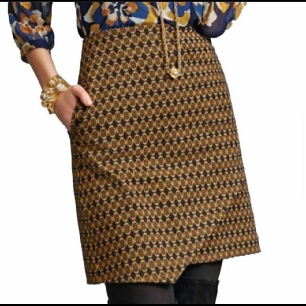 🔥 CAbi yellow gold and black geo print short skirt Medium